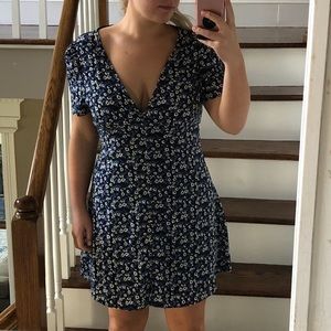 Deep v-neck short sleeve floral dress